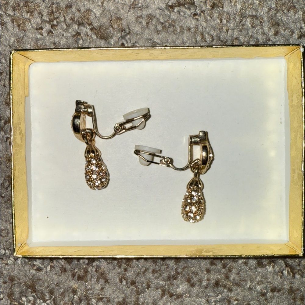 Elegant Costume Jewelry Gold Drop Earrings for NON PIERCED EARS